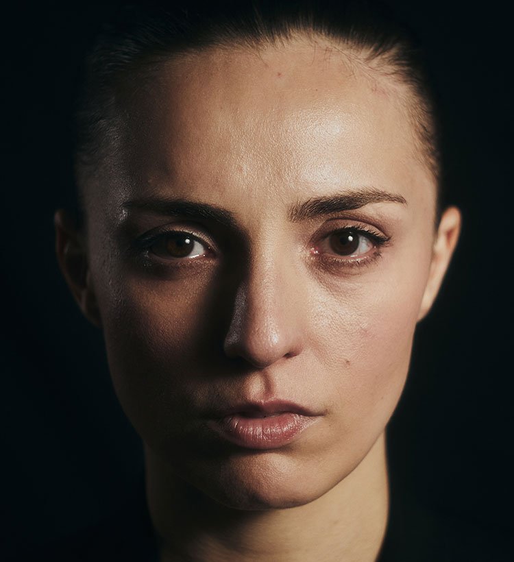 Kristina Holostova actress headshot