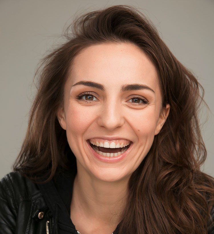 Kristina Holostova actress headshot