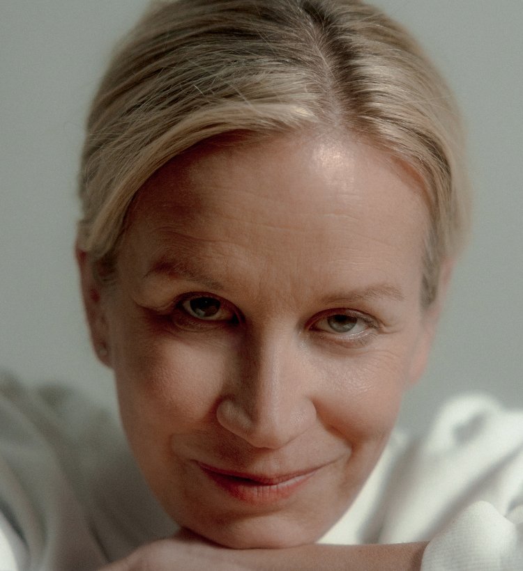 Ines Kratzmueller actress headshot