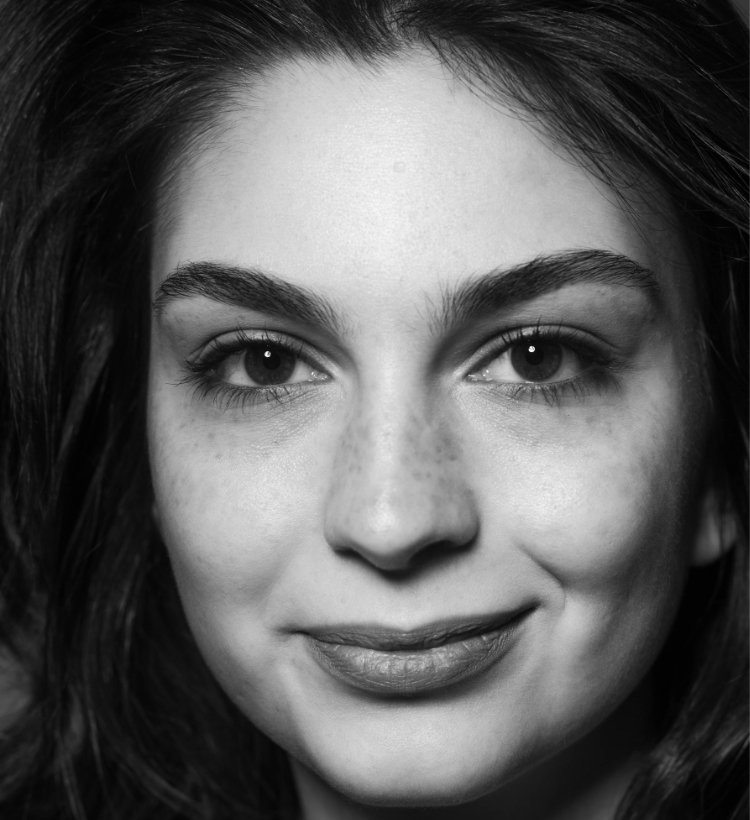 Mila Prosan actress headshot