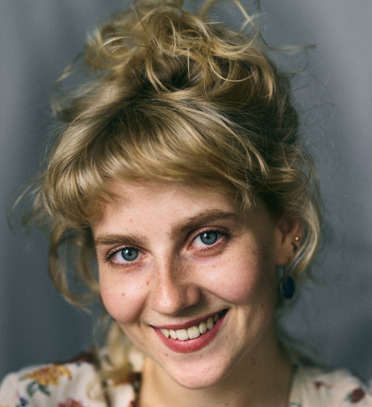 Suzana Krevh actress headshoot